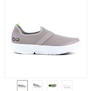 OOFOS' Women's OOmg Low Slip On - White / Grey
OOFOS

Regular price $139.99